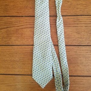 Vineyard vines tie